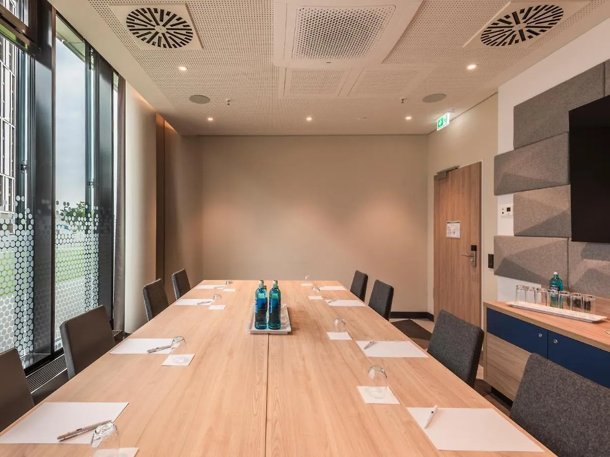 Holiday Inn Express Duesseldorf - Hauptbahnhof By Ihg Dusseldorf