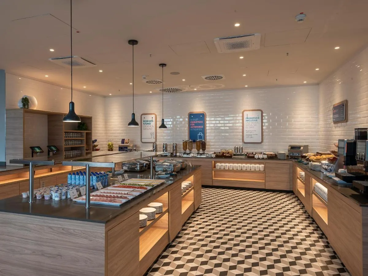 Holiday Inn Express Duesseldorf - Hauptbahnhof By Ihg 3*, Dusseldorf