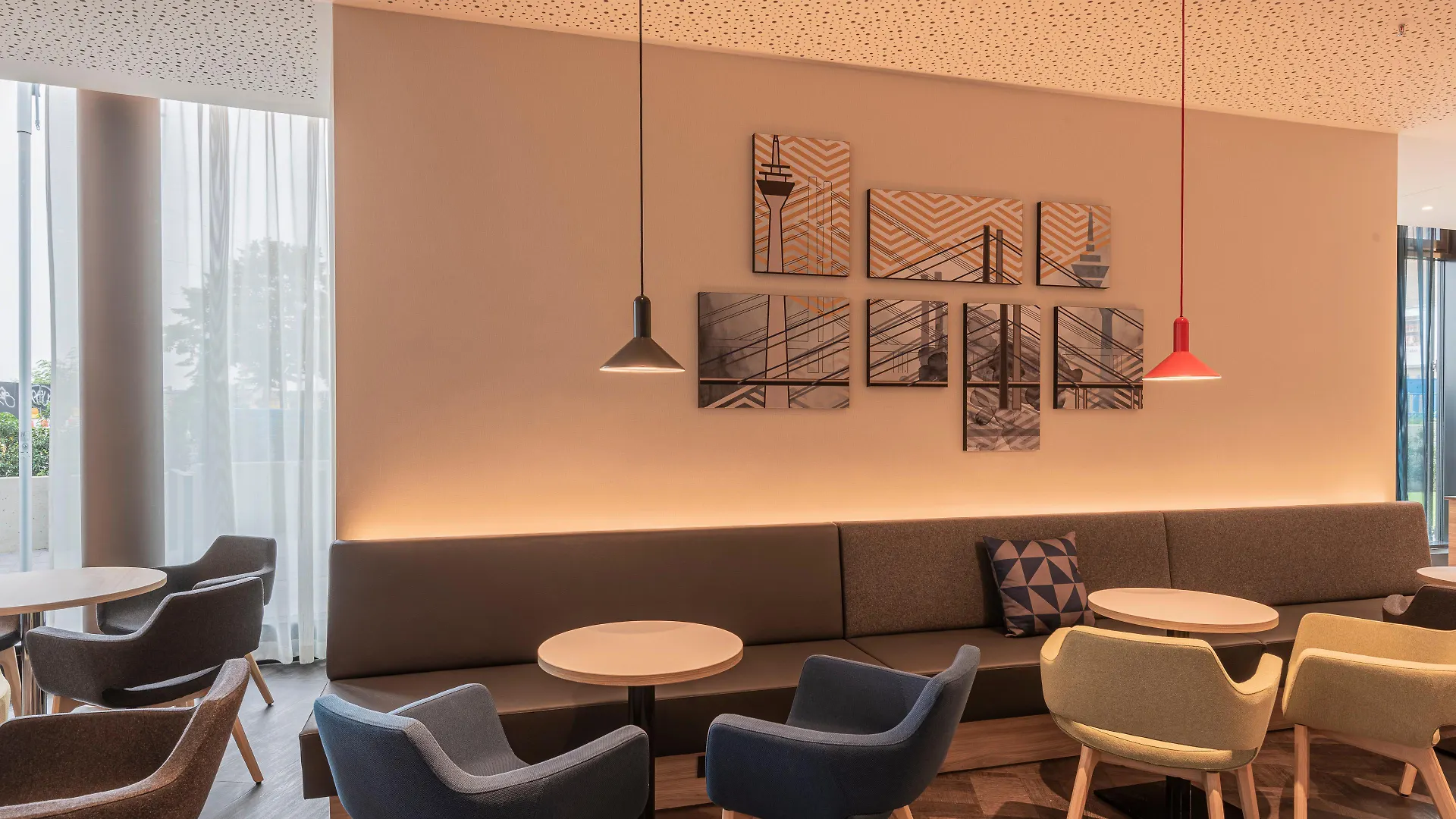 Holiday Inn Express Duesseldorf - Hauptbahnhof By Ihg 3*, Dusseldorf