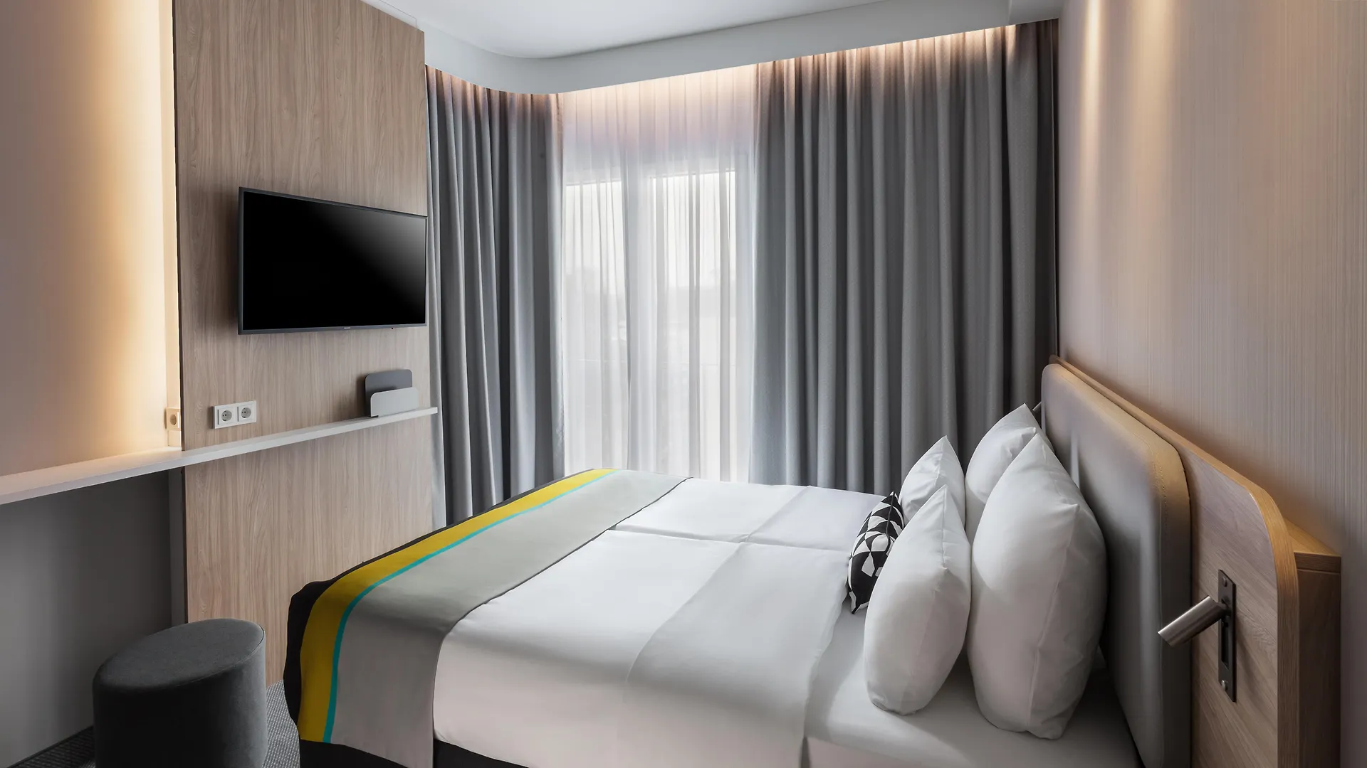 Holiday Inn Express Duesseldorf - Hauptbahnhof By Ihg Dusseldorf